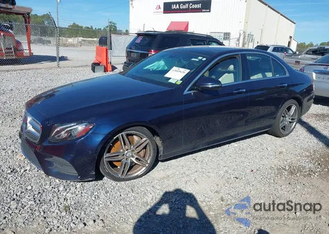 2017 Mercedes-Benz E 300 4Matic из США, поврежденный, VIN WDDZF4KB2HA056643